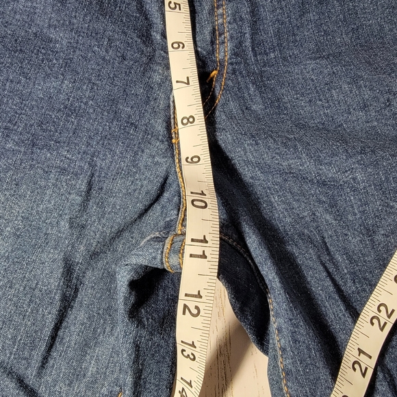 Levi's 550 Med Dark Wash Denim Relaxed Boot Cut Women's Size 12M - Picture 12 of 12